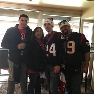 Meet your Posher, Elodia